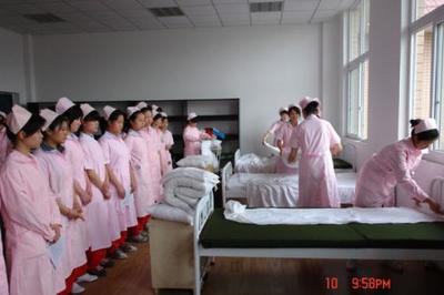 貴州省老年服務(wù)與管理專業(yè)就業(yè)方向與前景分析——聚焦護(hù)理機(jī)構(gòu)服務(wù)